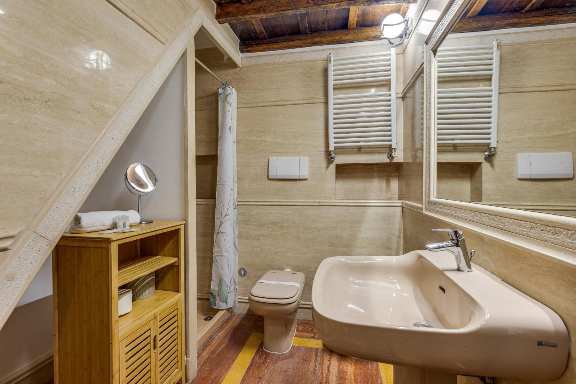Borgo Pio Experience Apartment โรม ภายนอก รูปภาพ